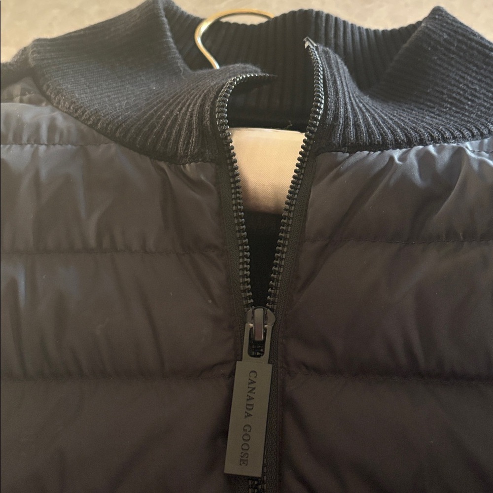 Men’s Canada Goose HyBridge knit jacket. - Picture 11 of 15
